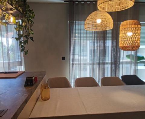 Nowy penthouse w Strożanacu, 500m od morza, z tarasem na dachu i ogrodem, na sprzedaż - pic 20
