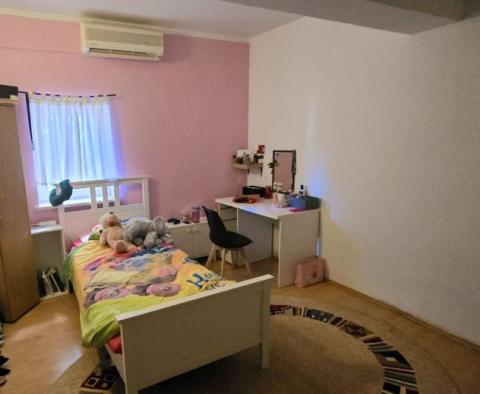 Byt s terasou a výhledem na moře na Malém Lošinji, na prodej - pic 7