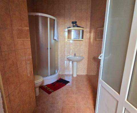 Byt s terasou a výhledem na moře na Malém Lošinji, na prodej - pic 8