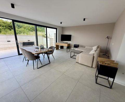 Appartement exclusif neuf à Crikvenica, avec piscine et garage à vendre - pic 4