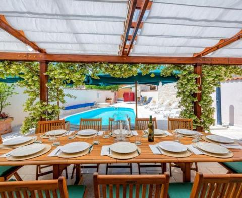 Deux maisons en pierre authentiques avec piscine à Kanfanar, région de Rovinj, à vendre - pic 14