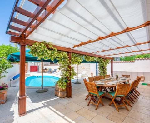 Deux maisons en pierre authentiques avec piscine à Kanfanar, région de Rovinj, à vendre - pic 16