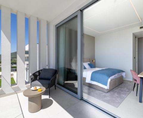Außergewöhnliche moderne Villa mit Panoramameerblick in der Nähe von Split, zu verkaufen - foto 16