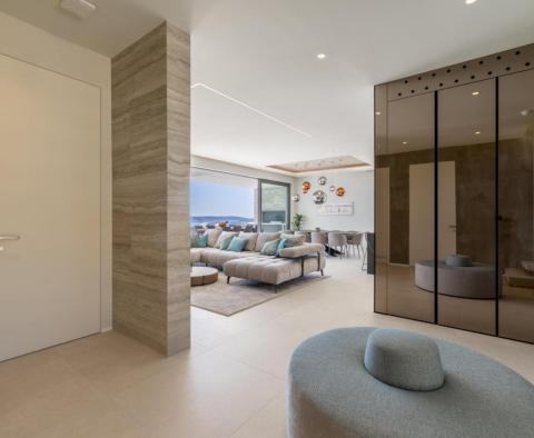 Außergewöhnliche moderne Villa mit Panoramameerblick in der Nähe von Split, zu verkaufen - foto 22