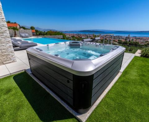 Außergewöhnliche moderne Villa mit Panoramameerblick in der Nähe von Split, zu verkaufen - foto 5