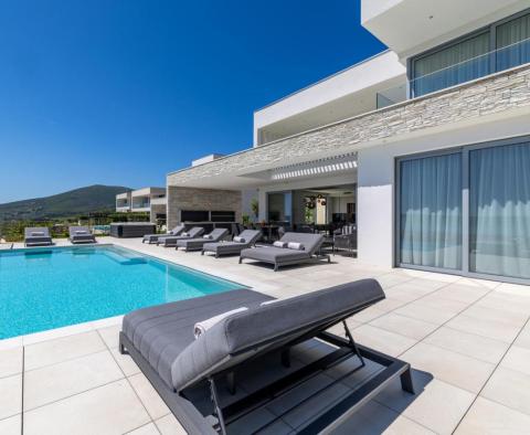Außergewöhnliche moderne Villa mit Panoramameerblick in der Nähe von Split, zu verkaufen - foto 3