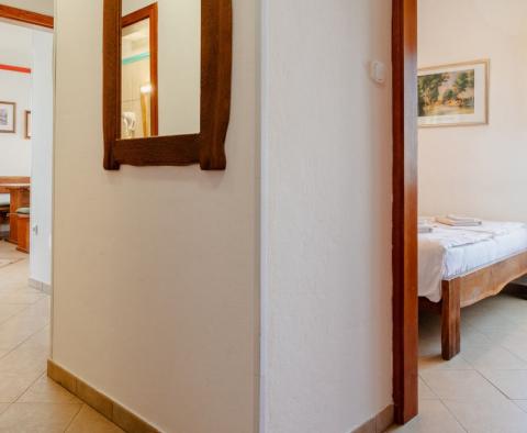 Egyedi, 2 hálószobás apartman Rovinjban, az első sorban a tengerhez, tengerre néző hozzáféréssel, eladó - pic 12