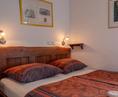 Egyedi, 2 hálószobás apartman Rovinjban, az első sorban a tengerhez, tengerre néző hozzáféréssel, eladó - pic 17