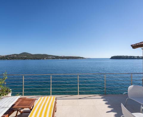 Villa unique en première ligne dans la région de Dubrovnik, à vendre - pic 13