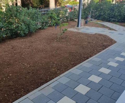 Úžasný byt se zahradou v Supetaru, 100 m od moře, na prodej - pic 5