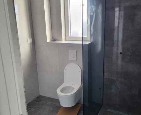 Výjimečný nový komplex 100 metrů od moře v Sevidu, na prodej - pic 11