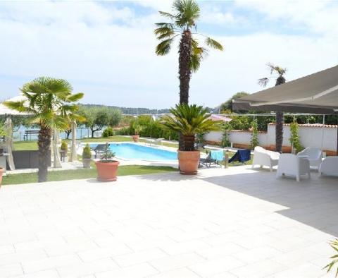 Seafront villa with pool in Pjescana Uvala, picturesque suburb of Pula! - pic 5