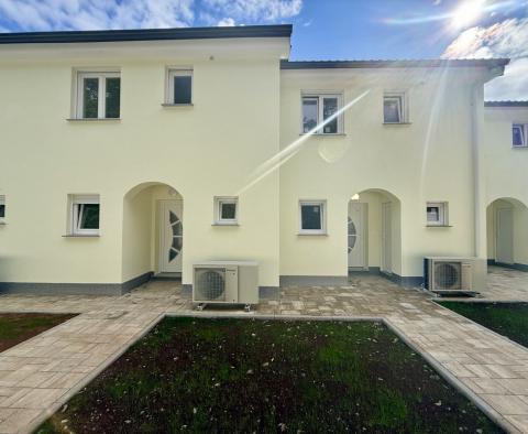 Terraced house, new building in Viskovo, Rijeka, with garden, for sale - pic 2