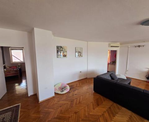 Terasszal és tengerre néző kilátással rendelkező apartman eladó Mali Losinjban - pic 4