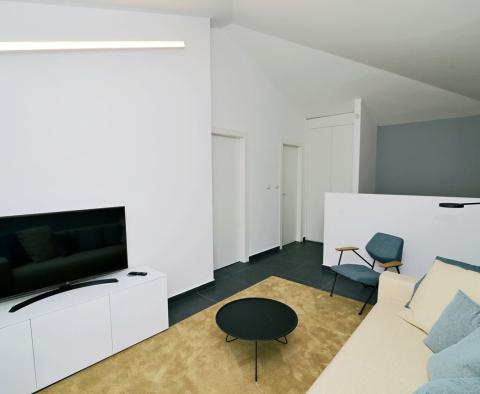 Exklusive Wohnung mit 3 Schlafzimmern, nur 50 m vom Meer in Lovran, zu verkaufen - foto 11