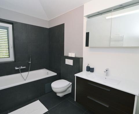 Exklusive Wohnung mit 3 Schlafzimmern, nur 50 m vom Meer in Lovran, zu verkaufen - foto 14