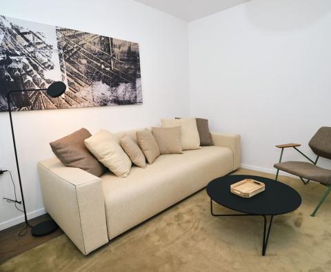Exklusive Wohnung mit 3 Schlafzimmern, nur 50 m vom Meer in Lovran entfernt, in einer Boutique-Residenz mit Innenpool, zu verkaufen - foto 24