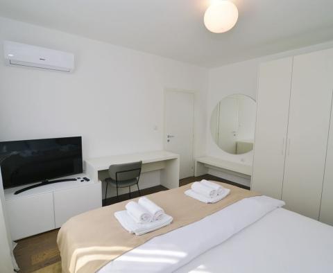 Exklusive Wohnung mit 3 Schlafzimmern, nur 50 m vom Meer in Lovran entfernt, in einer Boutique-Residenz mit Innenpool, zu verkaufen - foto 30