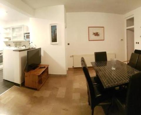 Maison d'appartements à 500 m de la mer à Supetar, à vendre - pic 21