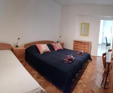 Maison d'appartements à 500 m de la mer à Supetar, à vendre - pic 23