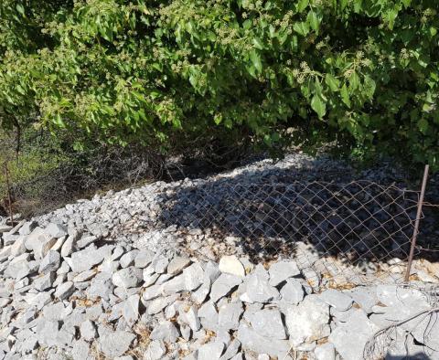 Urbanizovaný pozemek v Bolu na ostrově Brač, na prodej - pic 11