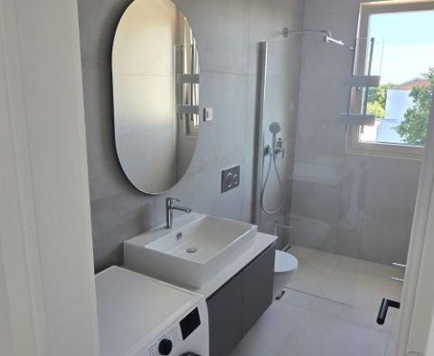 Modern, kellemes dizájnnal rendelkező villa Porec környékén, eladó - pic 17