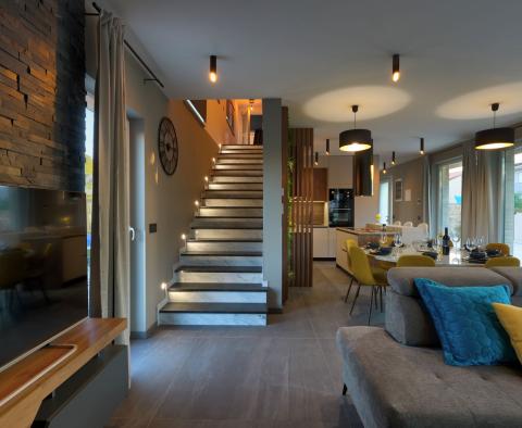 Schöne neu möblierte Villa in unmittelbarer Nähe der Stadt Pula, zu verkaufen - foto 15