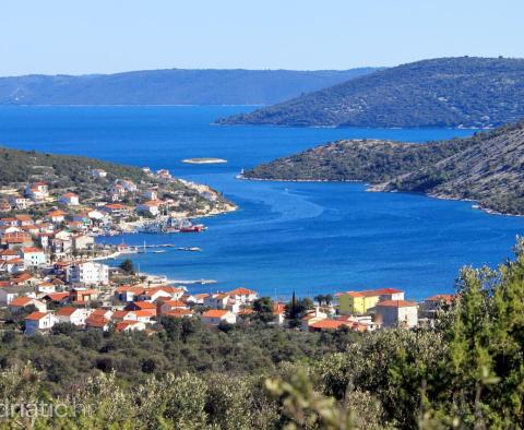 Terrain à bâtir à Vinišće, à 40 mètres de la mer, avec projet de villa moderne, à vendre - pic 14