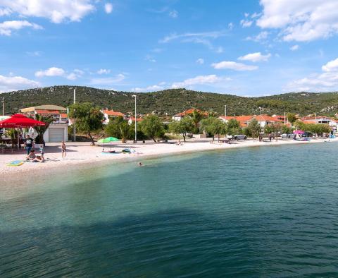 Terrain à bâtir à Vinišće, à 40 mètres de la mer, avec projet de villa moderne, à vendre - pic 18