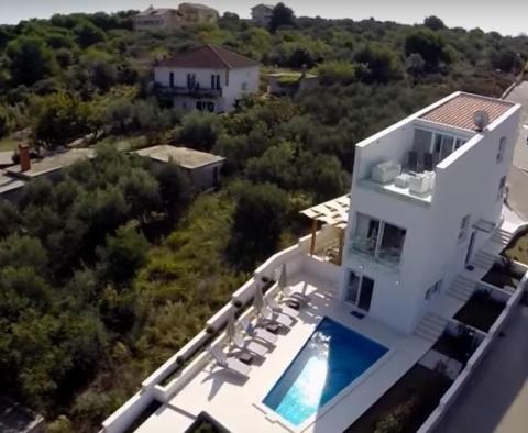 Unglaublich schöne moderne Villa mit Schwimmbad in Ciovo, Trogir! - foto 11