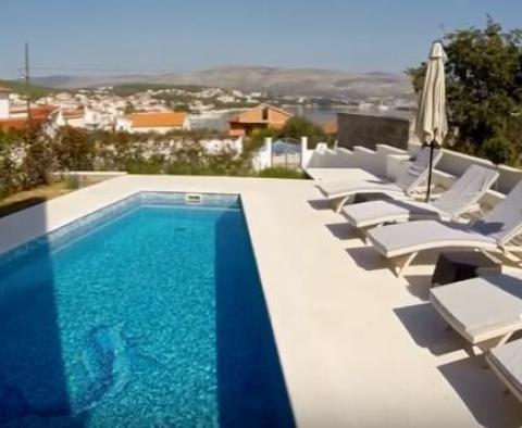 Unglaublich schöne moderne Villa mit Schwimmbad in Ciovo, Trogir! - foto 13