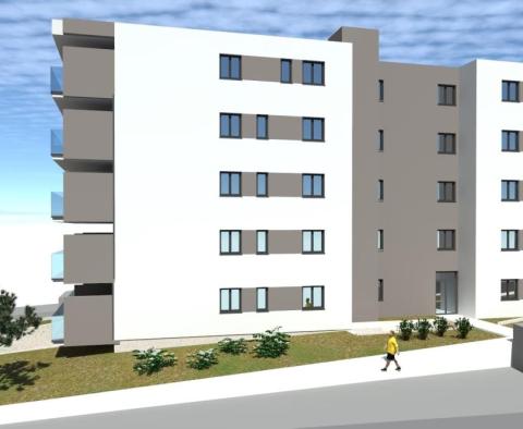 Új 3 hálószobás lakás eladó Ciovón, Trogirban - pic 5