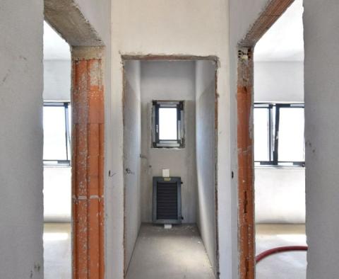 Nouvelle villa moderne de plain-pied dans un emplacement calme à Ližnjan, à vendre - pic 16