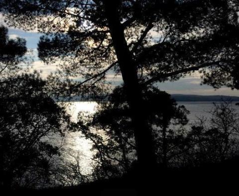 Vorteilhaftes Grundstück direkt am Meer in der Gegend von Crikvenica für touristische Entwicklung und Yachthafen für 40 Yachten - foto 3