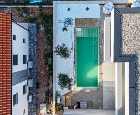 Villa moderne avec piscine à Punat, à 500m de la mer, à vendre - pic 3