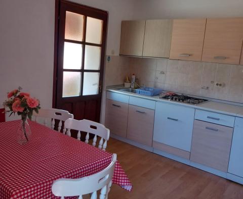 Maison en pierre avec deux appartements et vue sur la mer à Veli Losinj, à vendre - pic 2