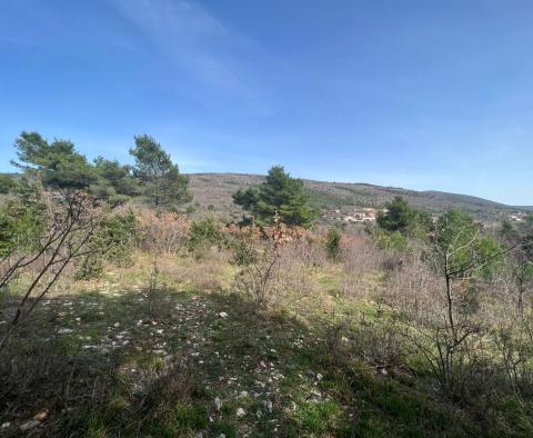 Grand terrain urbain avec vue panoramique sur la mer dans la région de Rabac, à vendre - pic 11