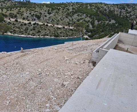 Egyedülálló 1. vonali villa a Brač szigeten, első sor a tengerhez, hatalmas, 32 000 m²-es területen eladó - pic 10