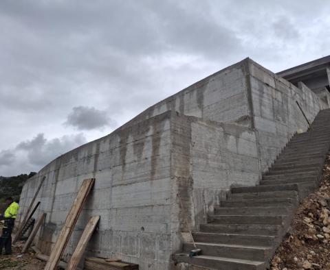 Egyedülálló 1. vonali villa a Brač szigeten, első sor a tengerhez, hatalmas, 32 000 m²-es területen eladó - pic 12