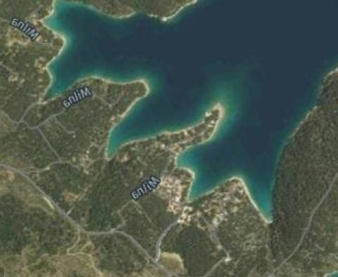 Paradise-located seafront land plot in a beautiful bay of Lucice near Milna on Brac island - pic 3
