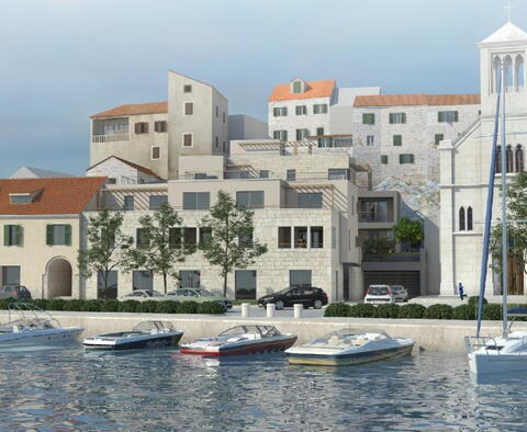Nouveaux appartements en bord de mer dans le centre historique de Sibenik, à côté de la cathédrale Saint-Jacques 