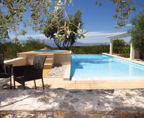 Faszinierende Villa in Sutivan auf der Insel Brac mit einem Grundstück von 11450 m2, mehr als 1 ha! - foto 3