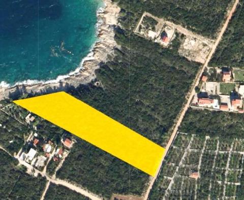 Excellent construction land plot on the island of Solta, Necujam  