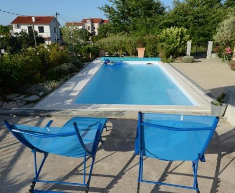 Nice villa of two apartments just 100 meters from the sea in popular and friendly Petrcane! - pic 4