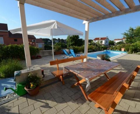 Nice villa of two apartments just 100 meters from the sea in popular and friendly Petrcane! - pic 7