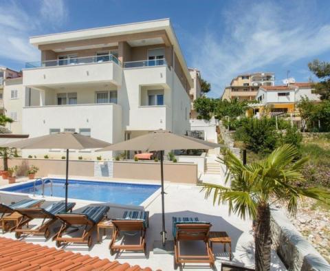 Eladó új lakások Ciovóban - tengerparti helyen Trogir közelében - penthouse lft eladó! 