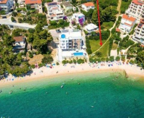 Fantasztikus tengerparti telek eladó az Omis Riviérán a strand közelében - apartmanszálloda építésére alkalmas! 