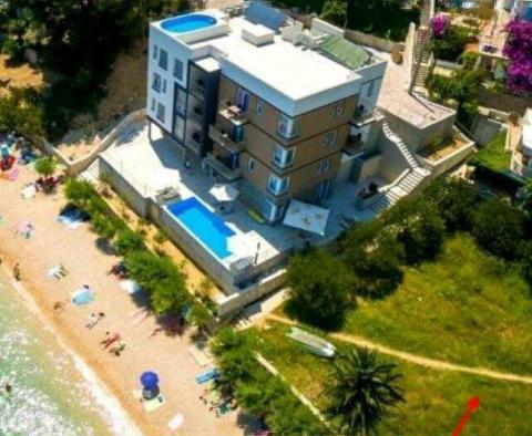 Fantastisches Strandgrundstück zum Verkauf an der Riviera von Omis in der Nähe von Strandlinie - gedacht für Apart-Hotel Bau! - foto 5