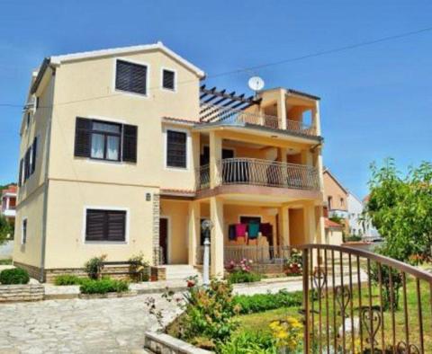 THREE-STOREY HOUSE WITH A SPACIOUS GARDEN SITUATED IN CENTER OF TRIBUNJ! - pic 2