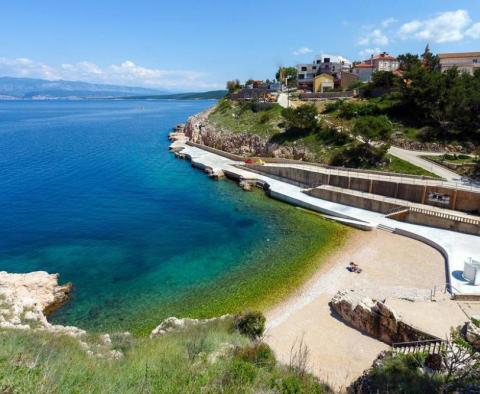 Große Rarität - Grundstück am Meer auf der Insel Krk (eigentlich Halbinsel) zu verkaufen - foto 2